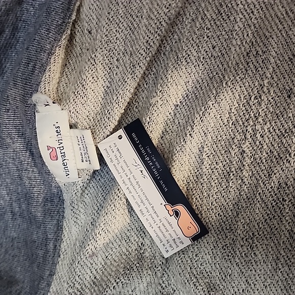 New Vineyard Vines zip up sweatshirt - Picture 9 of 9